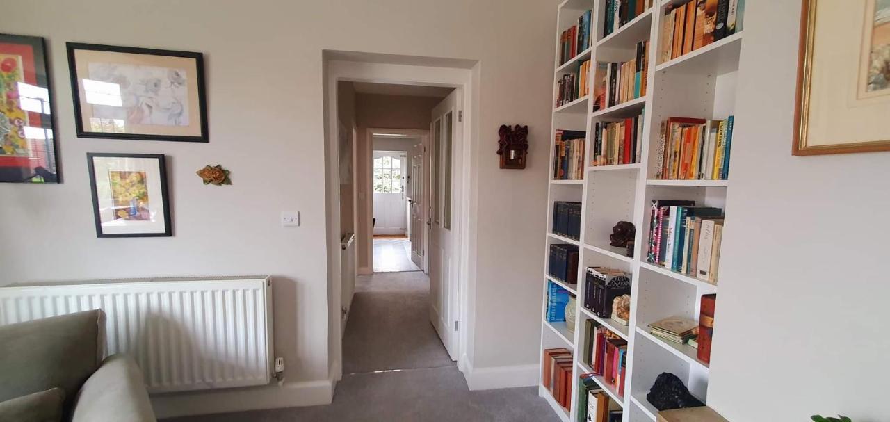 Quiet Residential Road, Short Walk To Hospital Apartment Derby Ngoại thất bức ảnh