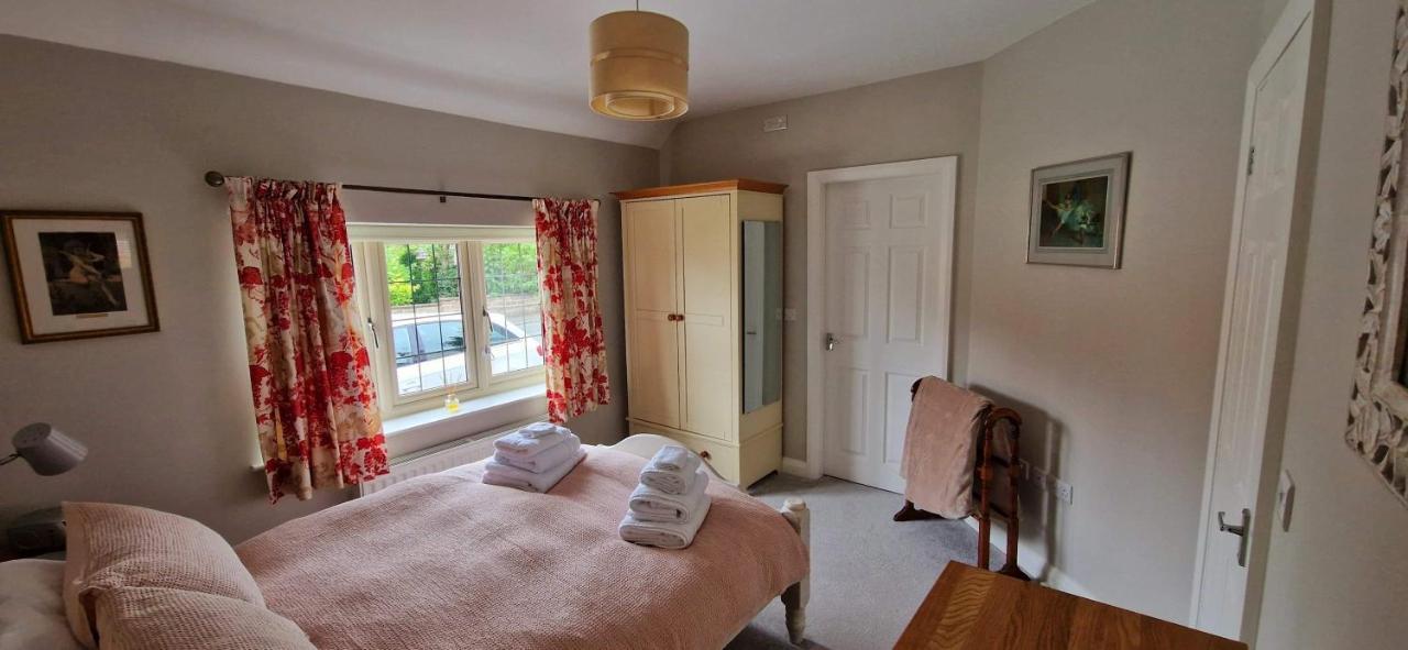 Quiet Residential Road, Short Walk To Hospital Apartment Derby Ngoại thất bức ảnh
