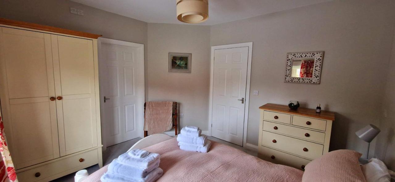 Quiet Residential Road, Short Walk To Hospital Apartment Derby Ngoại thất bức ảnh